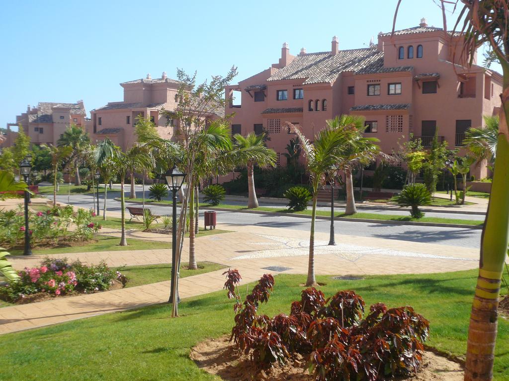 Hacienda Del Sol Apartment Estepona Exterior foto